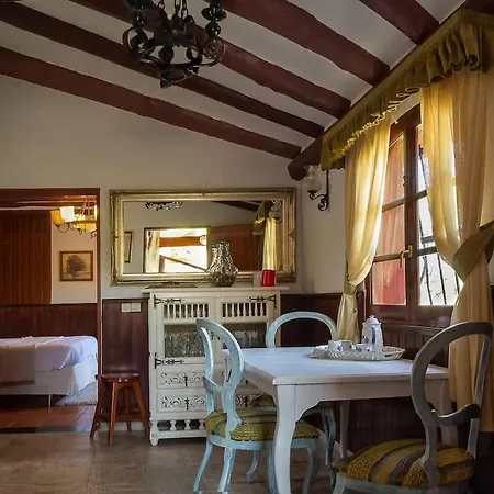 Casa Rustica Con Jacuzzi Holiday home