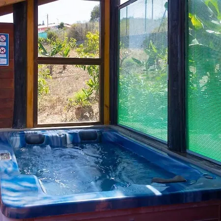 Сasa de vacaciones Casa Rustica Con Jacuzzi